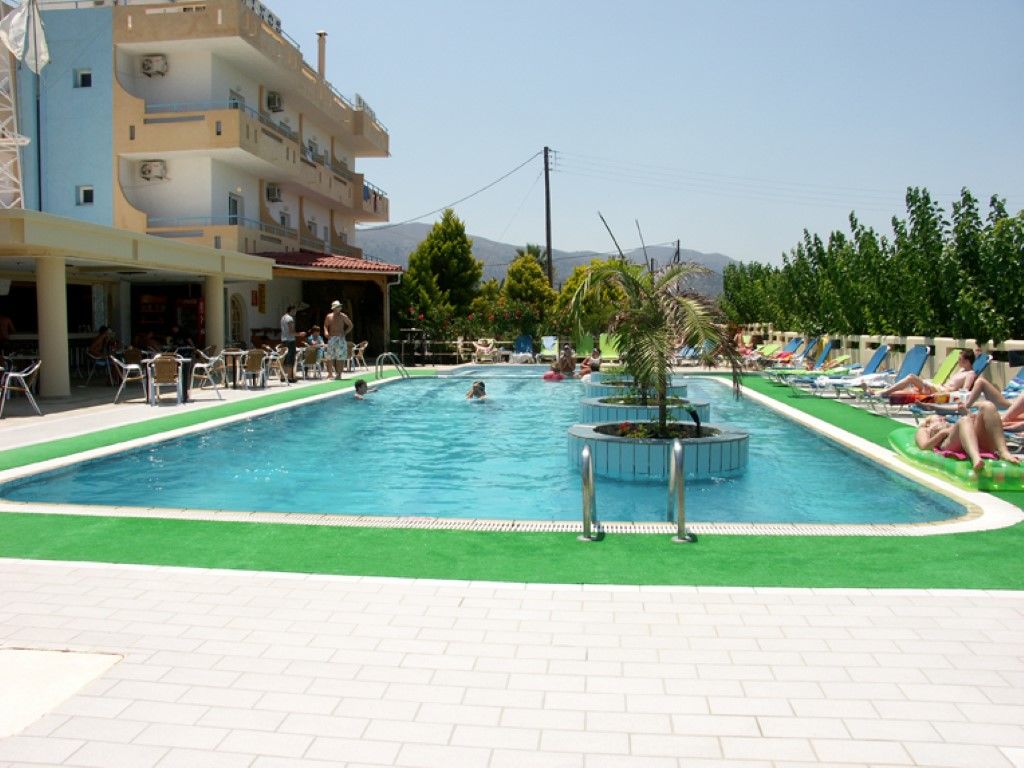 Nikos Hotel 말리아 외부 사진