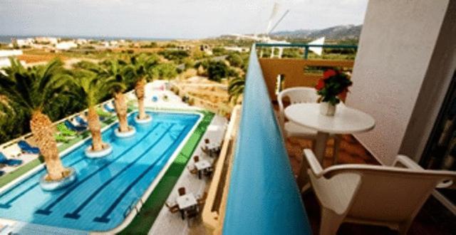 Nikos Hotel 말리아 외부 사진